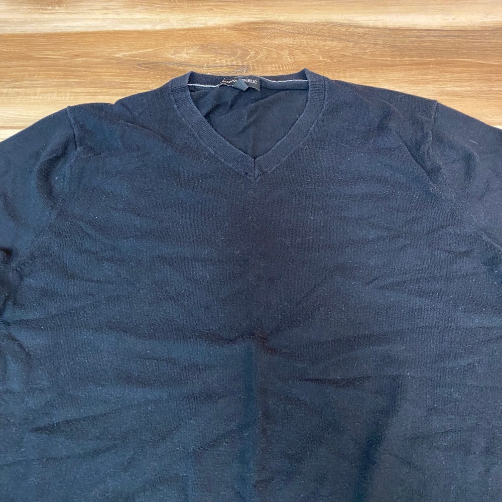 Banana Republic V-Neck Sweater Mens Large Soft Knit Pullover Classic Black - Picture 2 of 8